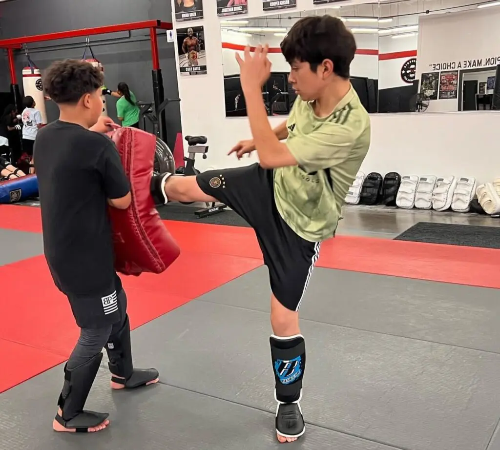 Adult Kickboxing Classes Near Me in Gardena | %%sitename%%